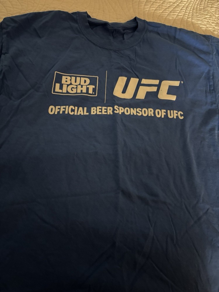 UFC Bud Light Men’s Tshirt Size XL Blue