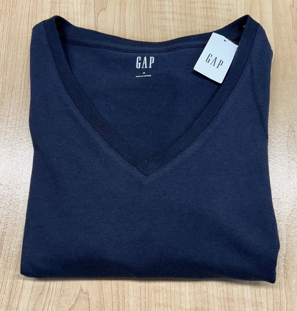 New Gap Men’s Short Sleeve Vee Neck Tee shirt Size medium Navy Blue NWT