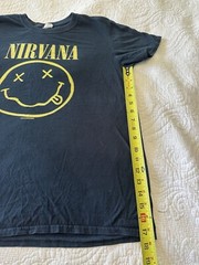 2018 Gildan Nirvana Smiley Face Black Music Grunge Shirt Adult Size M(?) Classic