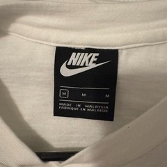 Nike Air Max World Tour Long Sleeve White Printed Graphic Tee Mens Medium