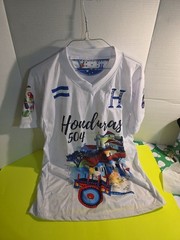 Unixes Multicolor T Shirt Sz. M Natural Honduras Parrot Birds. C.60.