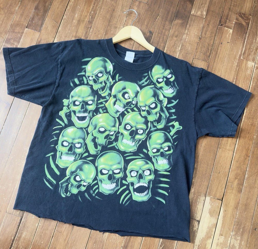 Vintage Liquid Blue Skull Pile Shirt XL Juicy J Green Glow in the Dark Cropped