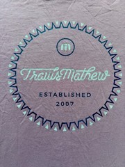 TRAVIS MATHEW T-Shirt Mens Medium Mauve Short Sleeve Crew Neck Logo SOFT Cotton