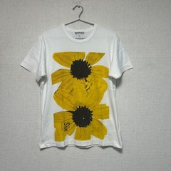 Trading Museum Comme Des Garcons T-Shirt M size White Flower graphic from Japan