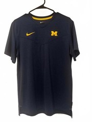 Michigan Wolverines Nike On-Field Dri-FIT Training Shirt (Medium) | Team Issued