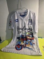 Unixes Multicolor T Shirt Sz. M Natural Honduras Parrot Birds. C.60.