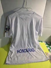 Unixes Multicolor T Shirt Sz. M Natural Honduras Parrot Birds. C.60.
