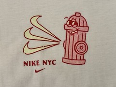 New XXL Nike NYC Fire Hydrant Cartoon New York City Swoosh Shirt HF6909-100 Men