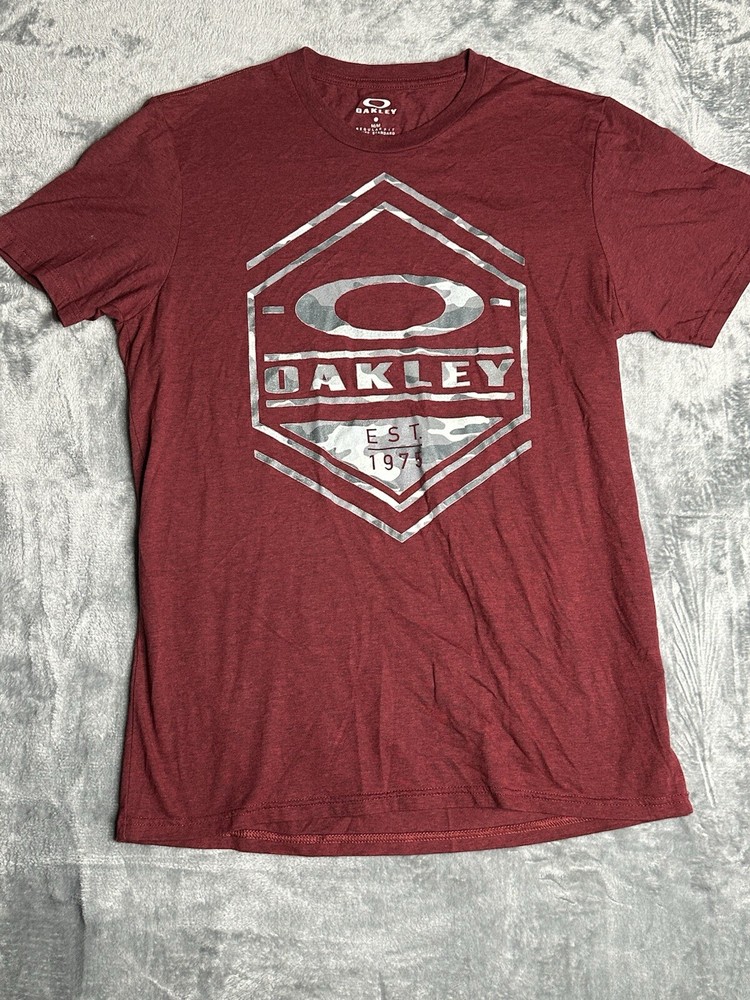 men’s oakley t shirt Medium Burgandy Maroon Made for Buckle