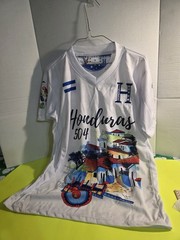 Unixes Multicolor T Shirt Sz. M Natural Honduras Parrot Birds. C.60.