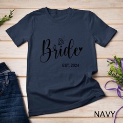 Bride Est. 2024 Bridal Wedding Matching Gifts Woman T-Shirt Unisex T-shirt