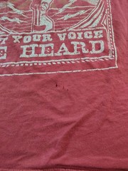 Men’s Small Red 1974 Let Your Voice Be Heard Graphic T-Shirt