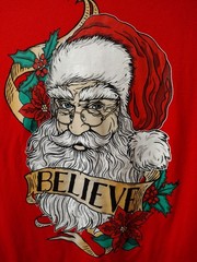 Holiday Time Christmas Santa Claus Believe Men’s Short Sleeve T Shirt Size M