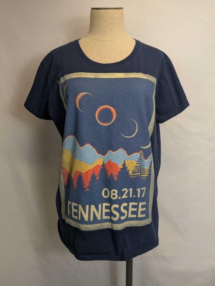 Anvil Eclipse Tennessee 08.21.17 Graphic T Shirt Ladies XL Blue Lightweight