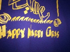 MARDI GRAS ABSTRACT GRAPHIC MASK “HAPPY MARDI GRAS” TSHIRT XL PURPLE/GOLD