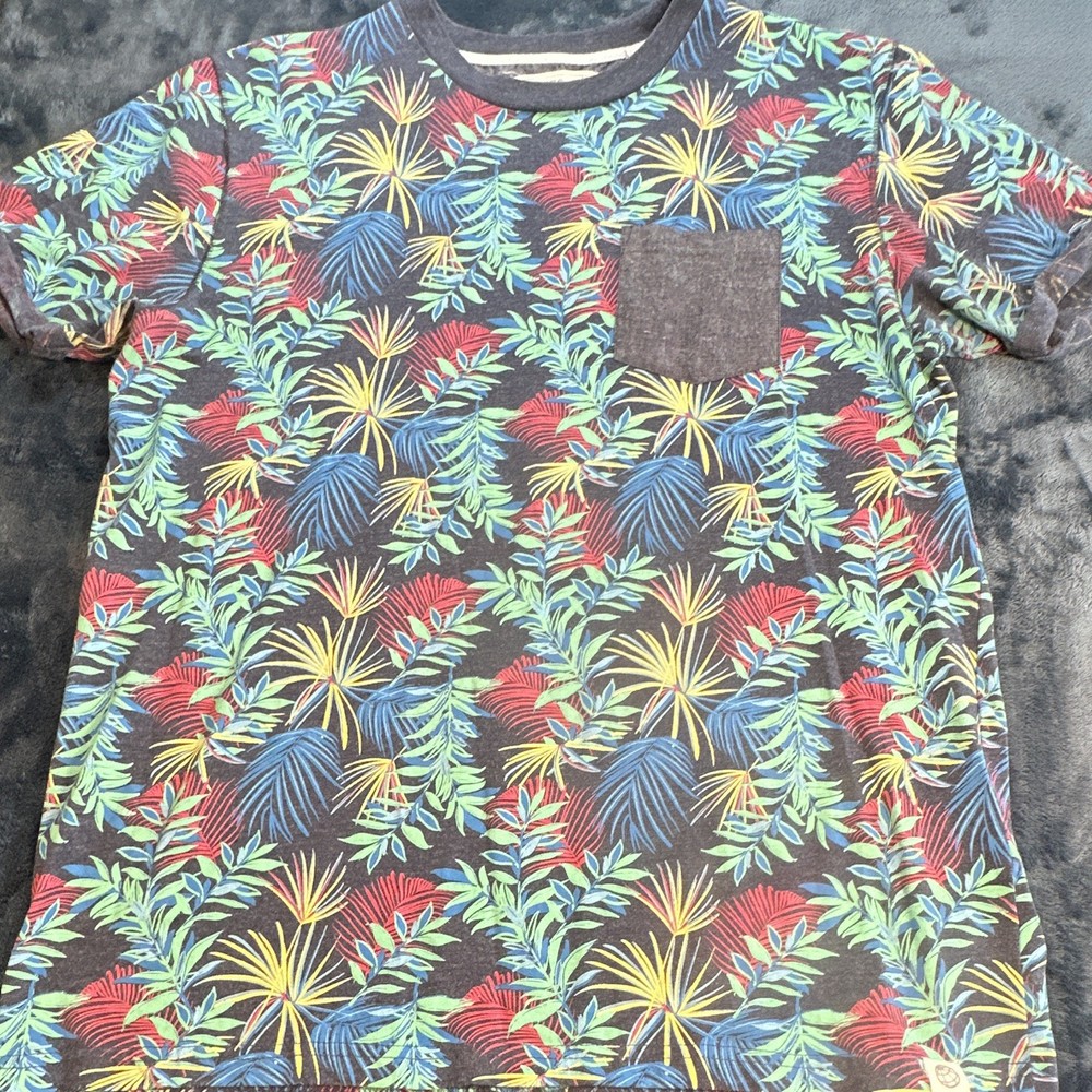 Free Planet Regular Fit Crew Neck Short Sleeve Pocket T-Shirt Tropical Floral L
