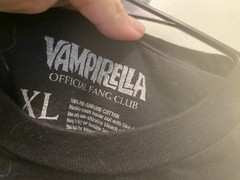 Vampirella Fright Rags Shirt XL Warren Harris Comic Dynamite Entertainment OOP