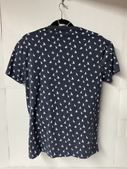 J Crew Mens Navy Blue Sailboats Front Pocket T Shirt Crew Neck Slim Size L