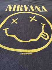 2018 Gildan Nirvana Smiley Face Black Music Grunge Shirt Adult Size M(?) Classic