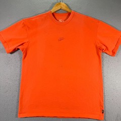 Nike Center Swoosh T-Shirt Mens Medium Solar Orange Embroidered Classic Comfort