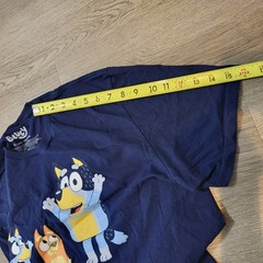 Bluey Adult T-Shirt – Bingo Bluey Whaddup, Party People Sze 2XL/2TG 50/52
