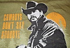 Yellowstone Dutton Ranch – Cowboys Dont Say Goodbye – Olive T-shirt – Size 2XL
