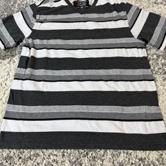 LOT OF 4 – Various Brands, Men’s Gray Short Sleeve Vneck Tshirt, Large