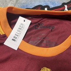 The Lion King Pride Rock Embroidered Logo Disney Men’s XL Soccer Jersey BoxLunch