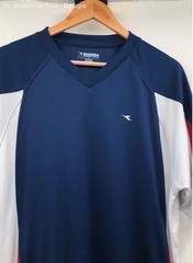Men’s Diadora Blue V -Neck Lightweight Shirt – Size Large