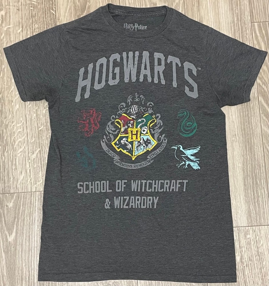 Hogwarts Harry Potter Hogwarts School Of Witchcraft & Wizardry Tee Shirt New
