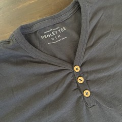 Cotton On Mens Henley T-Shirt Size Medium Soft 100% Cotton Navy Blue V-Neck Top