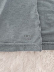 Men’s Free Fly Elevate Lightweight Stormy Sea Tee Size Small