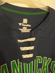 NHL Fanatics CANUCKS Men T-shirt, New with tags, Size L