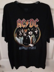 ac/dc highway to hell t-shirt 100% Soft Cotton. X-large. Machine Wash & DRY….
