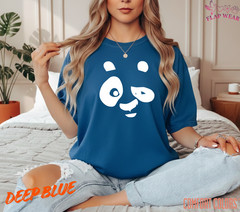 Unisex Cute Winking Panda Face T-Shirt – Minimalist Giant Panda Bear Graphic Tee