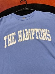 Men’s Medium The Hamptons New York Tourist Light Blue Graphic T Shirt Faded Font