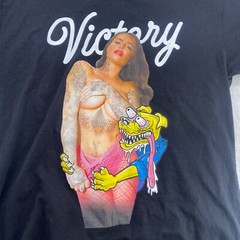 T-Shirt Motorcycle Size Small Victory MFG Tatted Brunette Dog Graphic