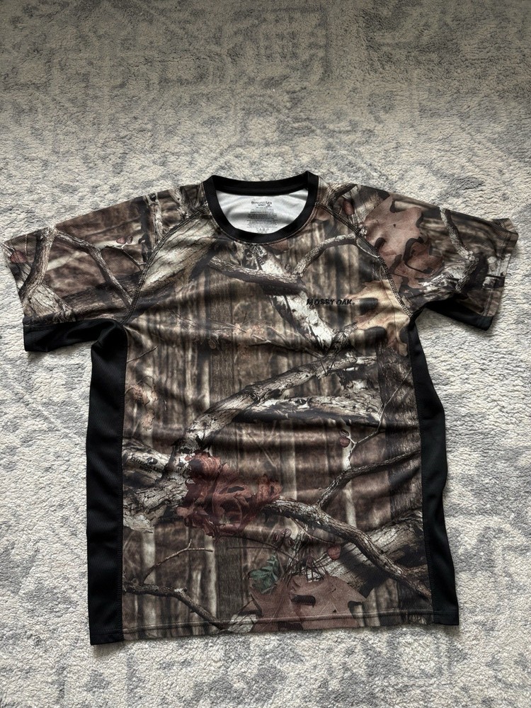 Vintage Style Mossy oak t Shirt In Camo Size Medium Men’s