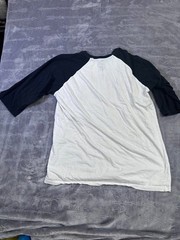 Suavecito Men’s White/Black Baseball Raglan Tee – Large Graphic Print