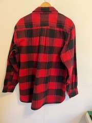 L.L. Bean Mens Large red n black plaid button down heavy weight shirt