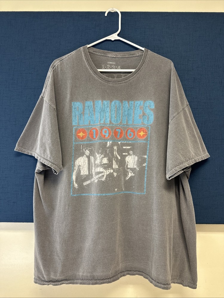 The Ramones Shirt Size 2XL Leave Home Rocket To Russia Road To Ruin Animal Boy !