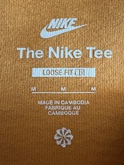 Nike The Nike Tee Men’s Loose Fit M Yellow Crew Neck Cotton Knit T-Shirt