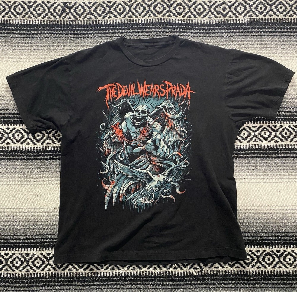 The Devil Wears Prada Band Tee Shirt Mens M Black Metalcore Screamo Graphic