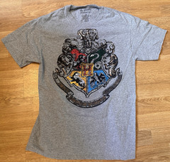 Harry Potter Gray Emblem Short Sleeve T-Shirt – Size Medium