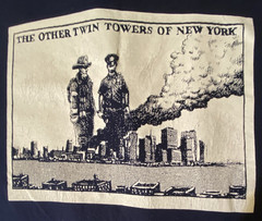 VTG 9/11 Twin Towers New York T-Shirt FDNY NYPD World Trade Center POLICE Fire