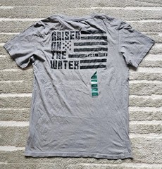Reel Life Gray “Raised on the Water” American Flag T-Shirt Men’s Size Large NWT