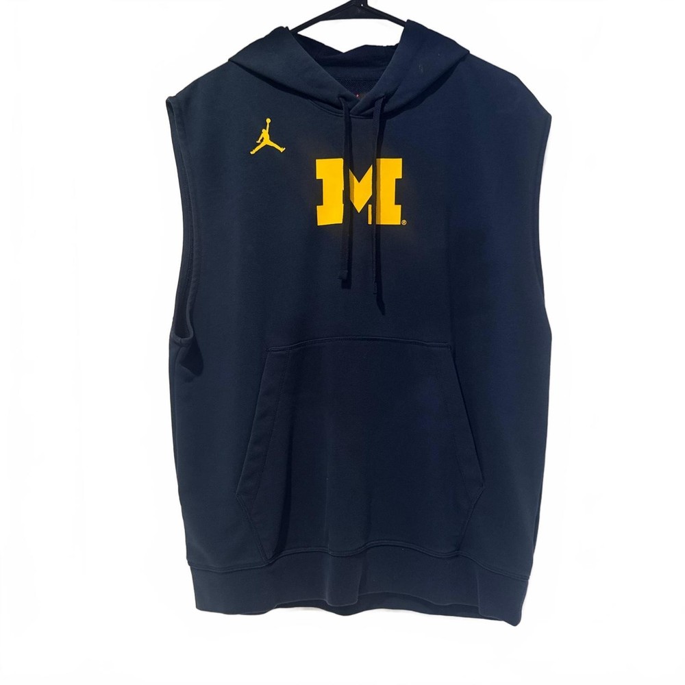 Michigan Wolverines Team Issued Sleeveless Training Hoodie – Men’s Medium