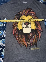 Disney The Lion King Mens T-Shirt Size Small Gray Mufasa Tribal Print
