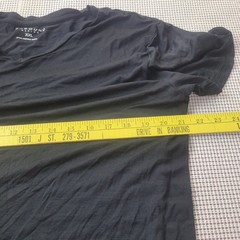 Unbound Merino Mens V-Neck T-Shirt XXL Black 100% Merino Wool Short Sleeve