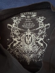 Express Mens Black V-Neck Short Sleeve Cotton Knit Crest Skull Graphic Tee M